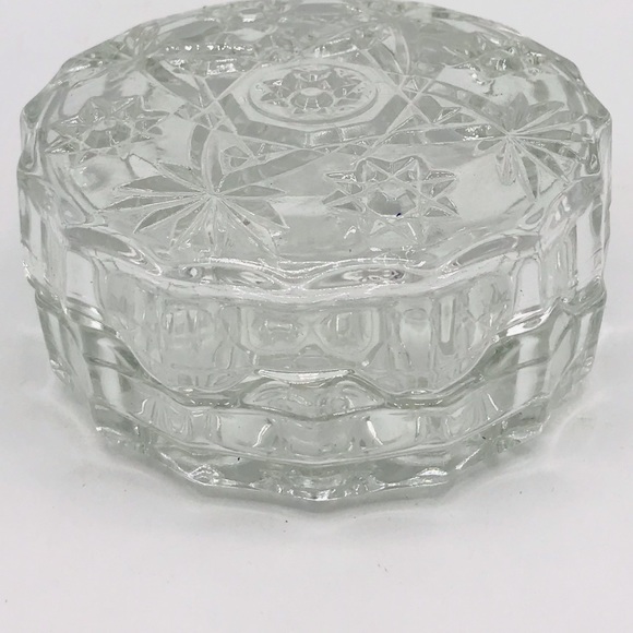 Vintage Anchor Hocking precut clear round puff box with lid. - Picture 1 of 11